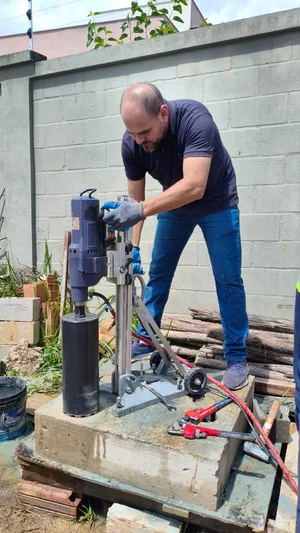Operador em treinamento prático